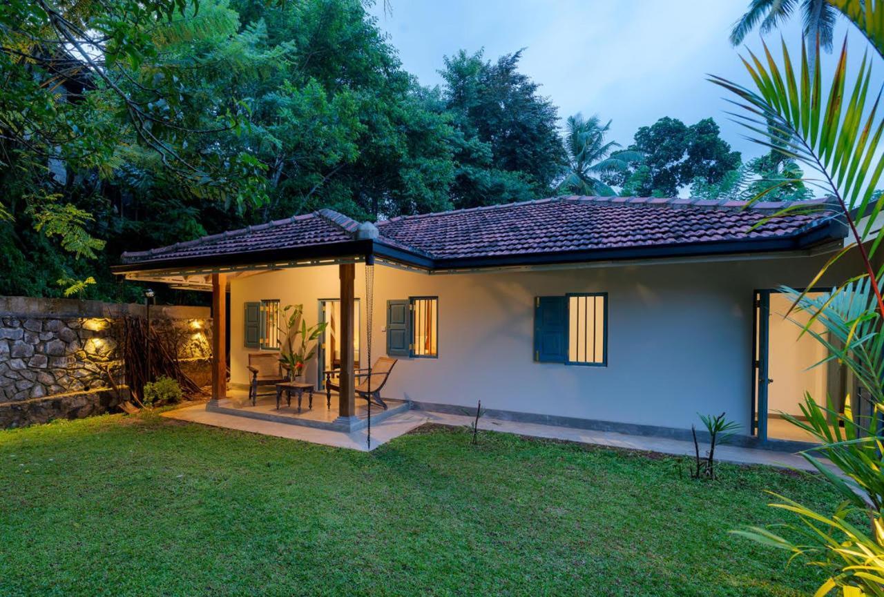 Stuthi Villa Ahangama Bagian luar foto